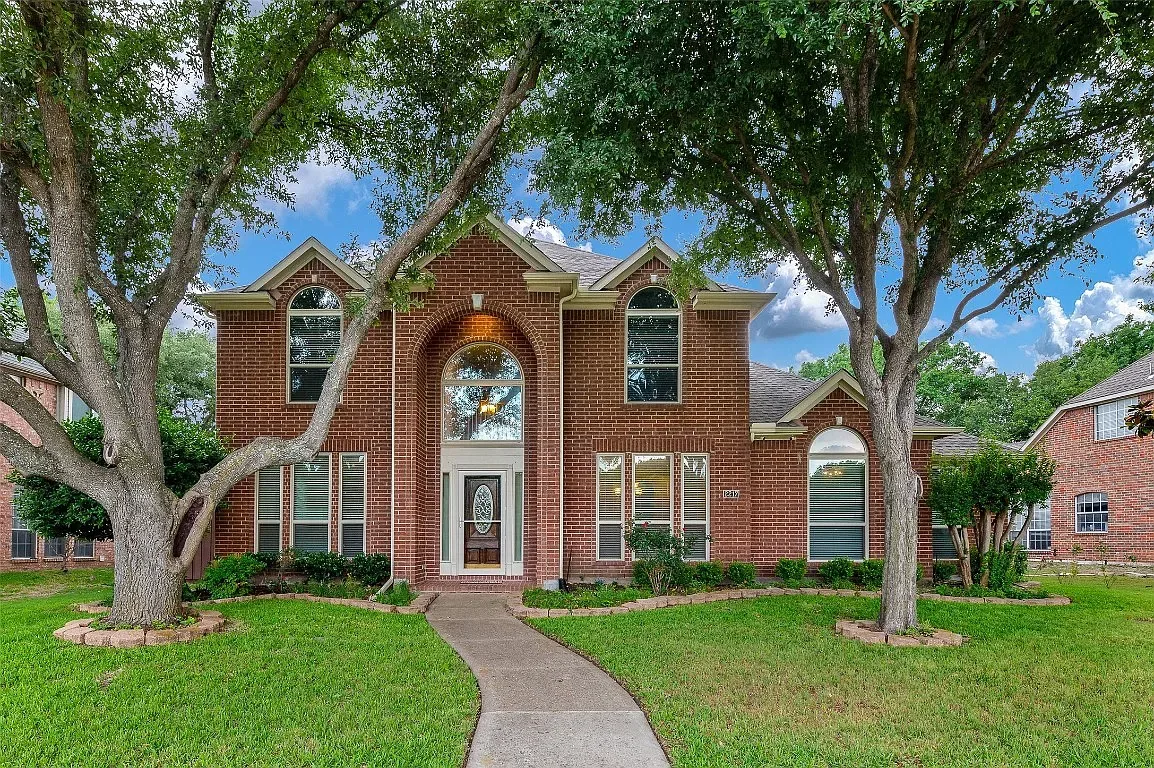 2217 Country Club Dr, Plano, TX